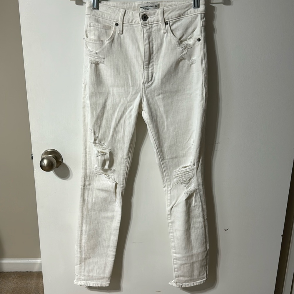 Abercrombie & Fitch White Ripped Skinny Jeans